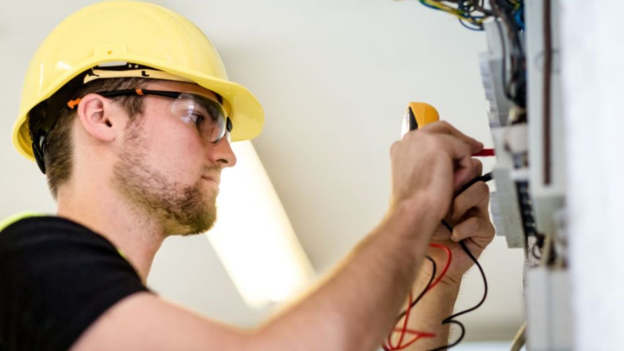 COTO Empleo: Administrativo Técnico en Electricidad