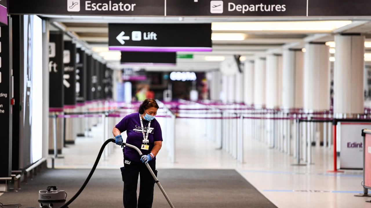 Trabajo de Limpieza en el Aeropuerto para Mujeres